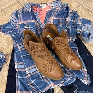 Light brown ankle bootie